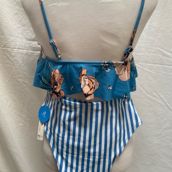 🔥NWT-Blue Floral Ruffle Mid Waisted Two Piece Bathing Suit🔥 - Picture 5 of 8